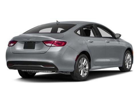 Used 2016 Chrysler 200 Limited Platinum w/ Comfort & Convenience Group image 5