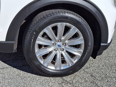 Certified 2023 Ford Explorer Limited w/ Limited Technology Package image 11