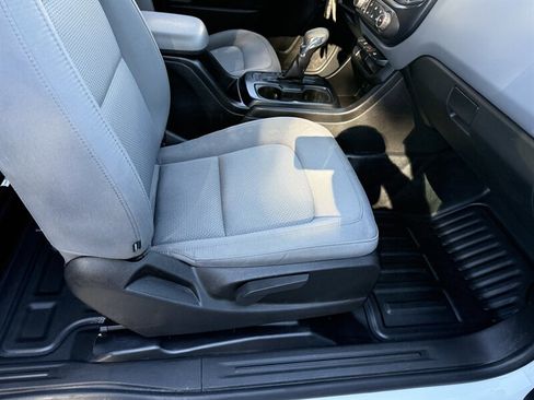 Used 2022 Chevrolet Colorado W/T image 18