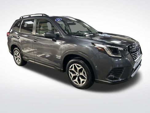 Used 2023 Subaru Forester Premium image 7