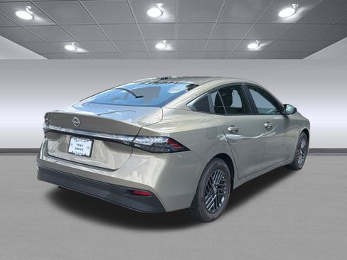 Used 2026 Nissan Sentra SV w/ Floor Mat Package FWD image 7