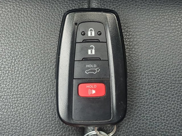 Used 2023 Toyota Highlander XSE FWD image 37