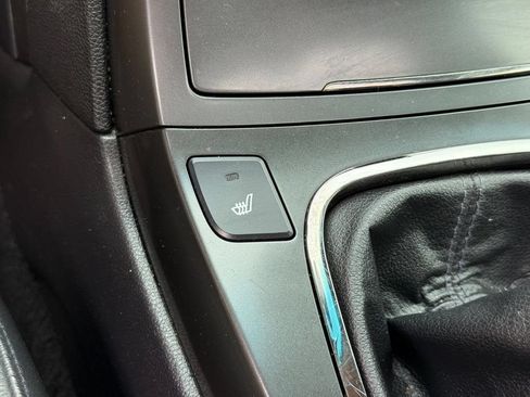 Used 2011 Hyundai Genesis 3.8 RWD image 19
