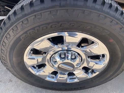 Used 2026 Ford F250 Lariat w/ Lariat Premium Package AWD/4WD image 32