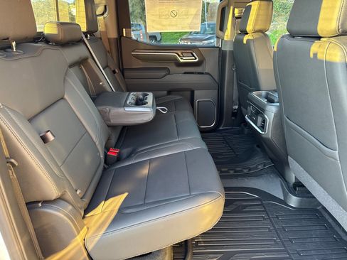 New 2026 GMC Sierra 1500 SLT w/ SLT Premium Plus Package image 18