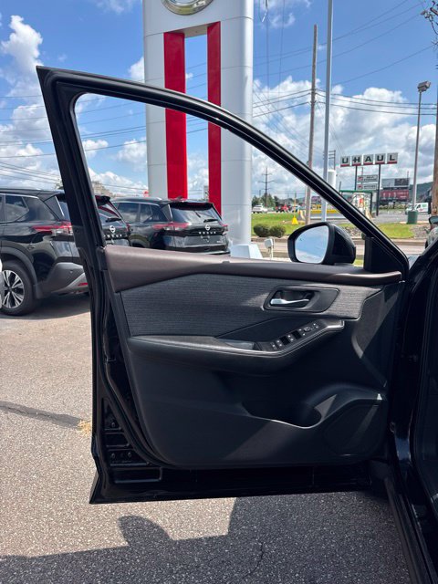 Certified 2023 Nissan Rogue SV AWD/4WD image 11