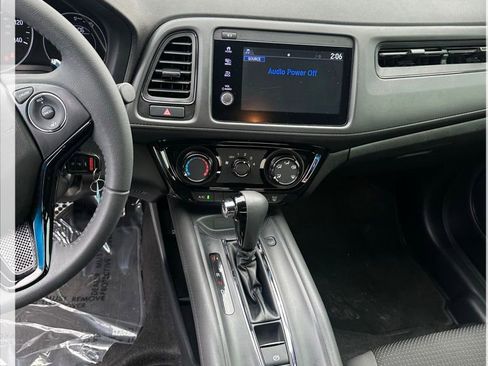 Used 2020 Honda HR-V Sport image 9