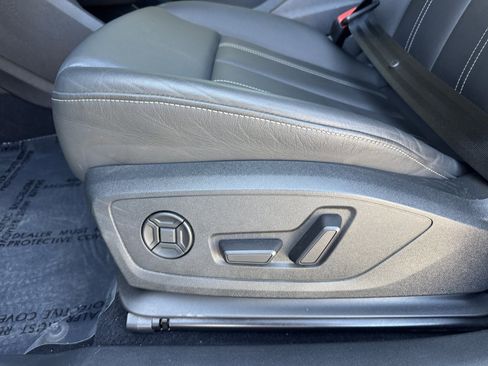 Used 2022 Audi Q4 e-tron Premium Plus w/ Premium Plus image 36