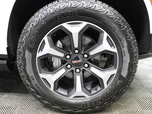 Used 2026 GMC Yukon AT4 Ultimate w/ LPO, Floor Liner Package AWD/4WD image 13