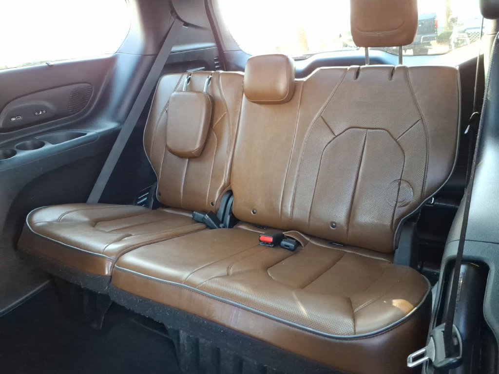 Used 2019 Chrysler Pacifica Limited FWD image 13