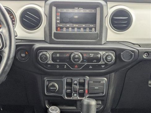 Used 2021 Jeep Wrangler Unlimited Islander image 14