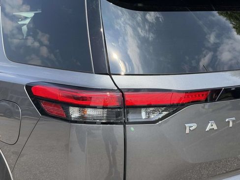 Certified 2024 Nissan Pathfinder SL AWD/4WD image 9