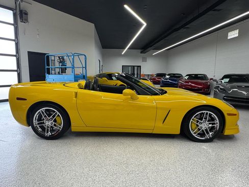 Used 2006 Chevrolet Corvette Convertible w/ Preferred Equipment Group RWD image 18