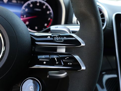 Used 2022 Mercedes-Benz SL 63 AMG 4MATIC image 31