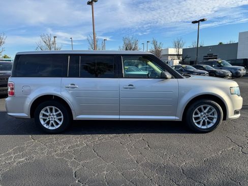 Used 2016 Ford Flex SE image 9