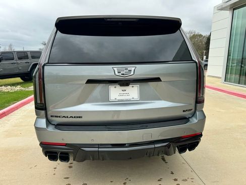 Used 2025 Cadillac Escalade V image 4