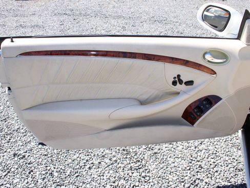 Used 2009 Mercedes-Benz CLK 350 Cabriolet image 26