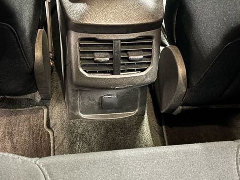 Used 2015 Ford Fusion SE image 8