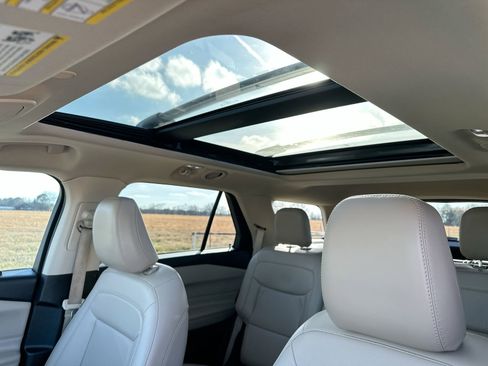 Used 2021 Ford Explorer XLT w/ Equipment Group 202A image 22