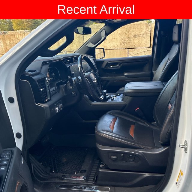Used 2023 GMC Sierra 1500 AT4 w/ AT4 Premium Package AWD/4WD image 4