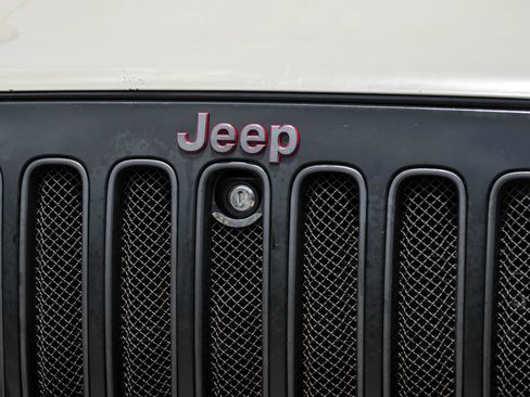 Used 2017 Jeep Wrangler Unlimited Rubicon AWD/4WD image 41