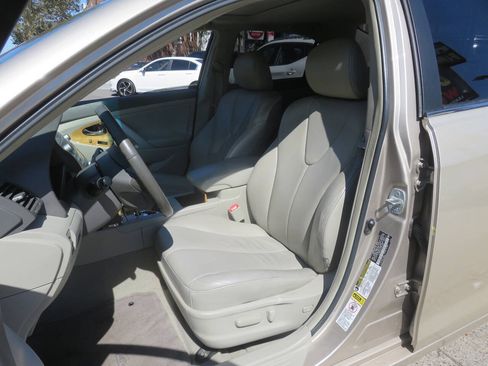 Used 2007 Toyota Camry XLE FWD image 10