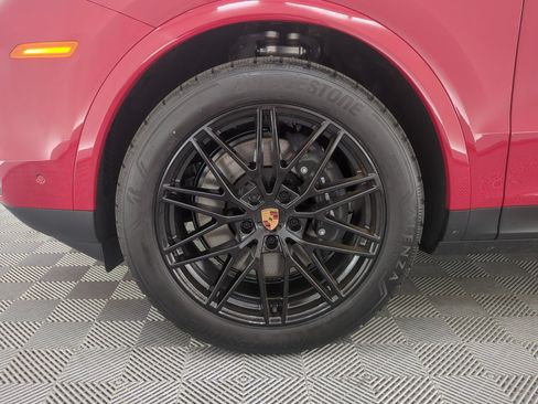 New 2026 Porsche Cayenne Coupe AWD/4WD image 10
