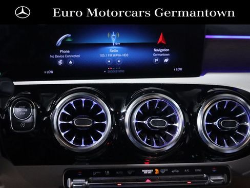Used 2023 Mercedes-Benz CLA 250 4MATIC image 31