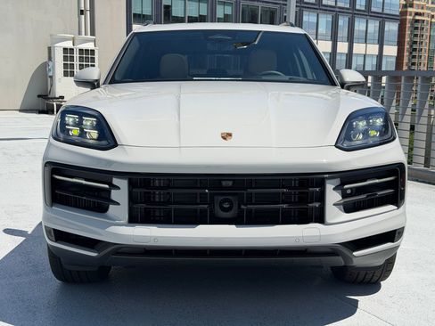 Used 2026 Porsche Cayenne AWD/4WD image 10