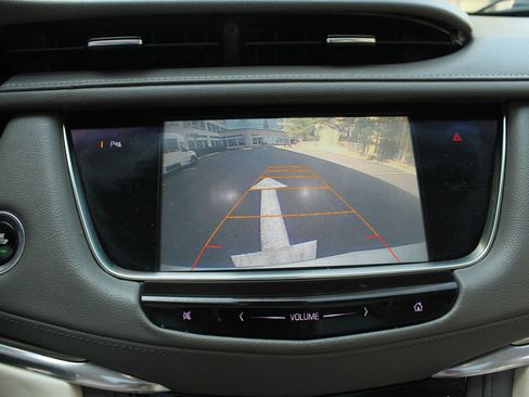 Used 2017 Cadillac XT5 Luxury w/ Driver Awareness Package image 33