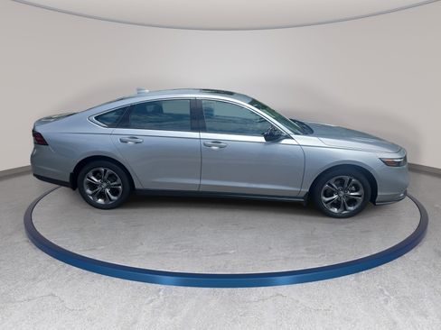 Used 2023 Honda Accord EX image 4
