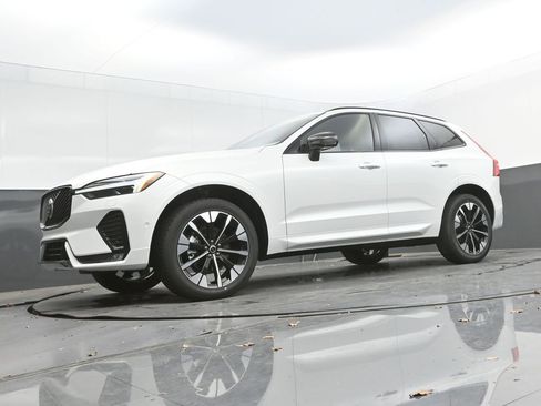 New 2026 Volvo XC60 B5 Plus w/ Protection Package Premier AWD/4WD image 30