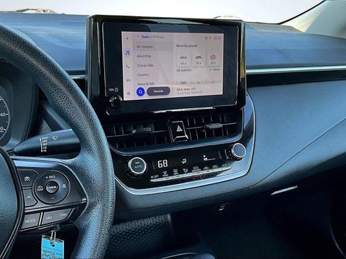 Used 2023 Toyota Corolla LE image 6