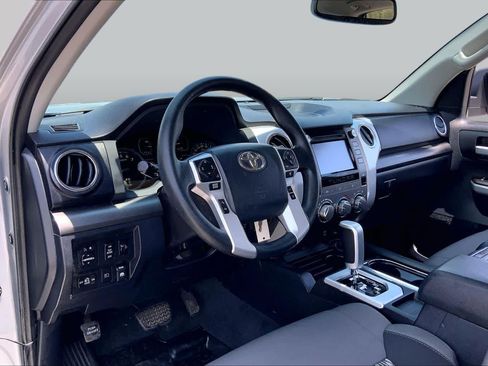 Used 2019 Toyota Tundra SR5 w/ SR5 Upgrade Package AWD/4WD image 17