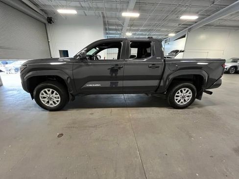 Used 2025 Toyota Tacoma SR5 AWD/4WD image 6