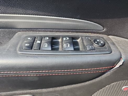 Used 2018 Dodge Durango R/T w/ Technology Group AWD/4WD image 17