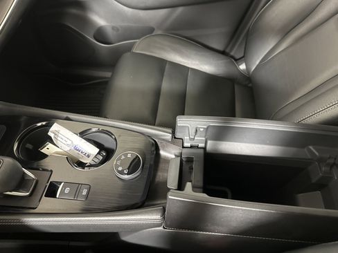 Used 2021 Nissan Rogue SL w/ Premium Package image 19