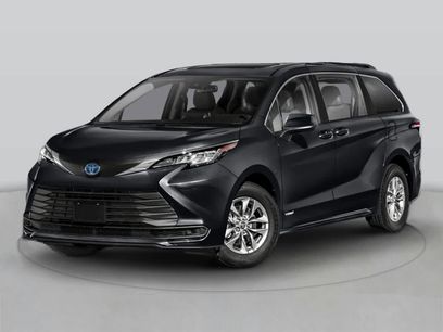 New 2025 Toyota Sienna XLE
