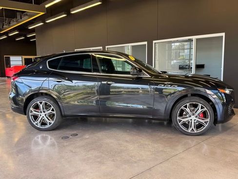 Used 2023 Maserati Levante GT AWD/4WD image 6