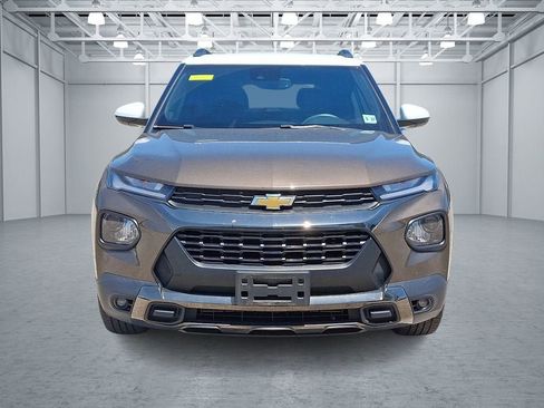 Used 2022 Chevrolet TrailBlazer ACTIV w/ Convenience Package FWD image 3