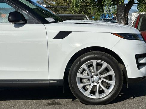 Used 2025 Land Rover Range Rover Sport image 36
