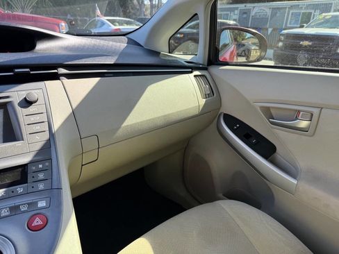 Used 2013 Toyota Prius image 18