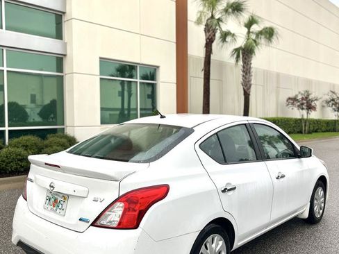 Used 2016 Nissan Versa SV FWD image 11