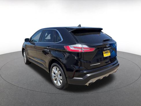 Used 2022 Ford Edge Titanium w/ Equipment Group 301A AWD/4WD image 3
