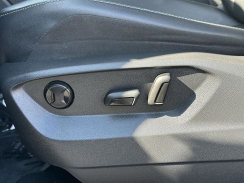 Used 2019 Volkswagen Tiguan SEL AWD/4WD image 24