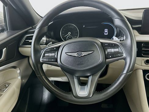 Used 2025 Genesis G70 2.5T image 18