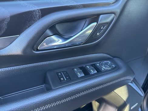 Used 2023 GMC Yukon Denali image 15