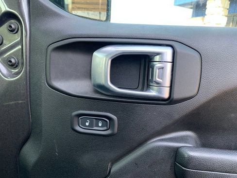 Used 2023 Jeep Gladiator Sport AWD/4WD image 27