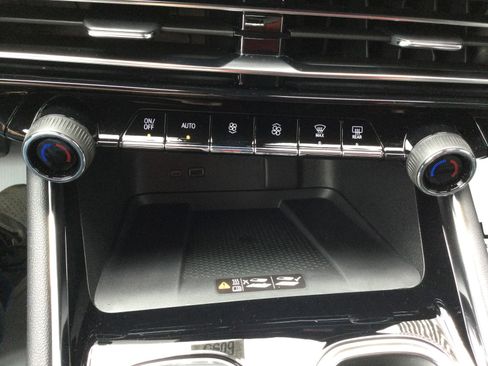 New 2026 Chevrolet Traverse LT w/ Enhanced Driving Package image 11