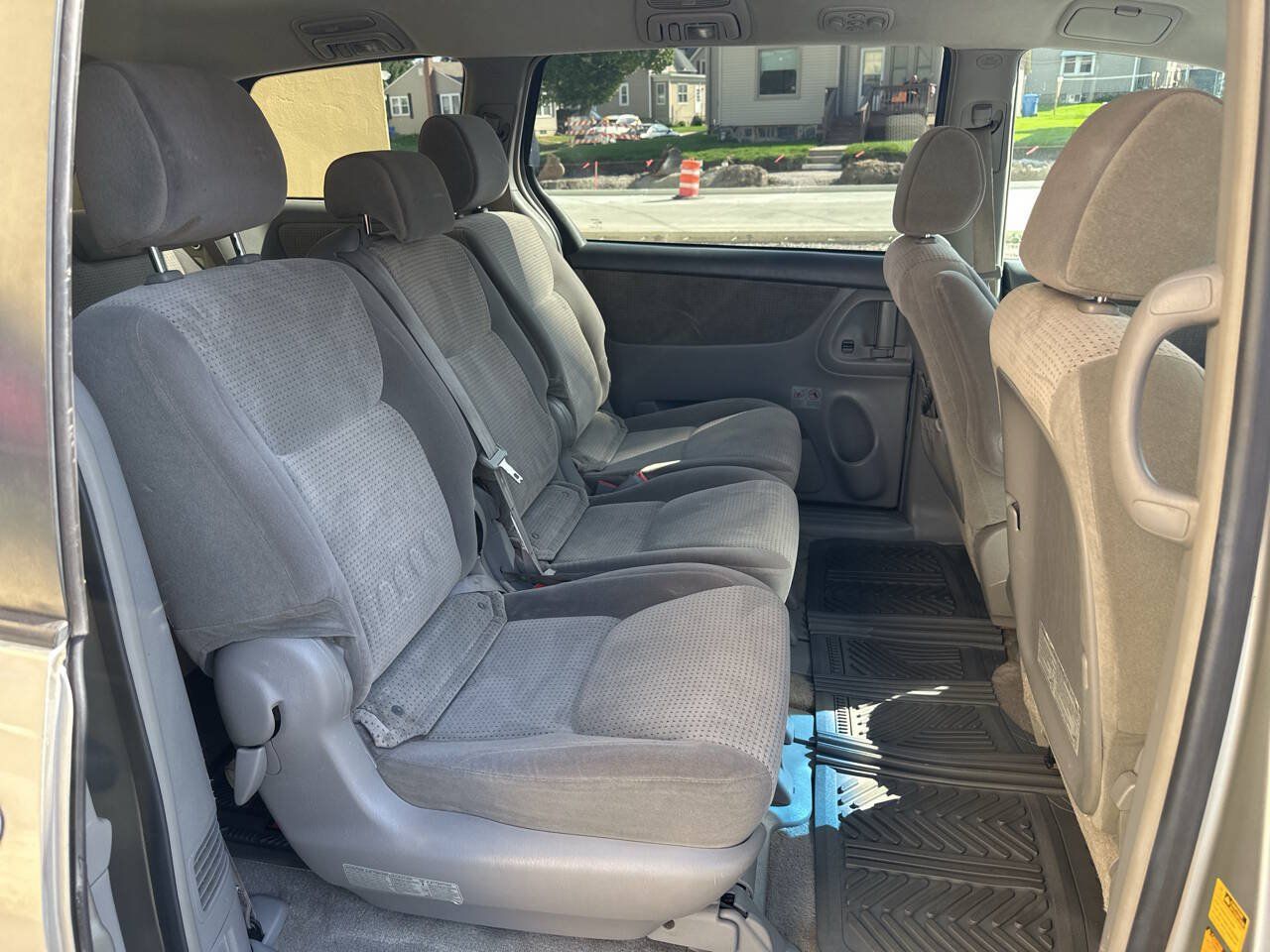 Used 2007 Toyota Sienna LE w/ LE Pkg 1 FWD image 9